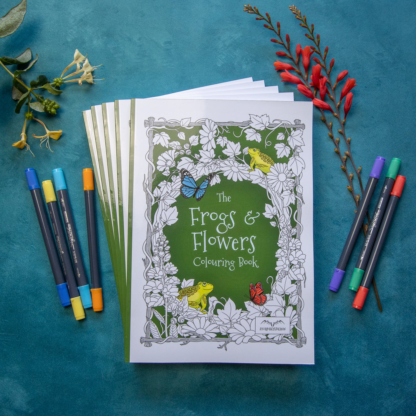 The Frogs & Flowers Colouring Book | 32 Frog Designs to Colour | Paperback A4