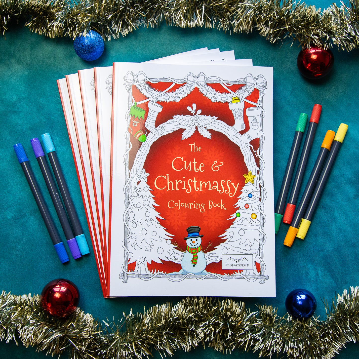The Cute & Christmassy Colouring Book | 32 Xmas Themed Designs to Colour | Paperback A4